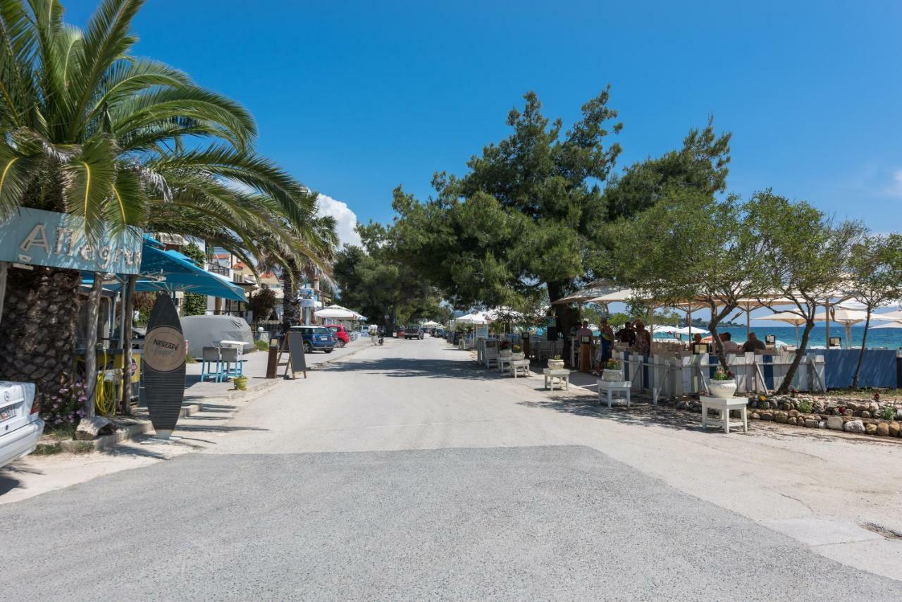 Nikiti Maisonette On The Beach By Luxlikehome Nikiti (Sithonia) Bagian luar foto